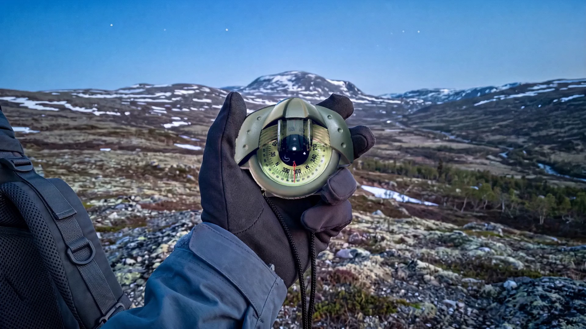 Blå timme på fjället, första bildrutan i filmen.